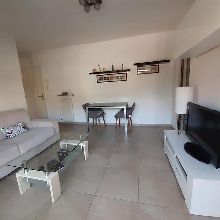 Joli Appartement Entre Menton Et Monaco Roquebrune-Cap-Martin Bagian luar foto