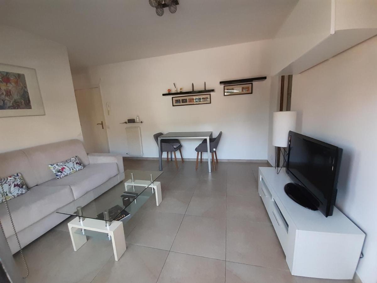 Joli Appartement Entre Menton Et Monaco Roquebrune-Cap-Martin Bagian luar foto